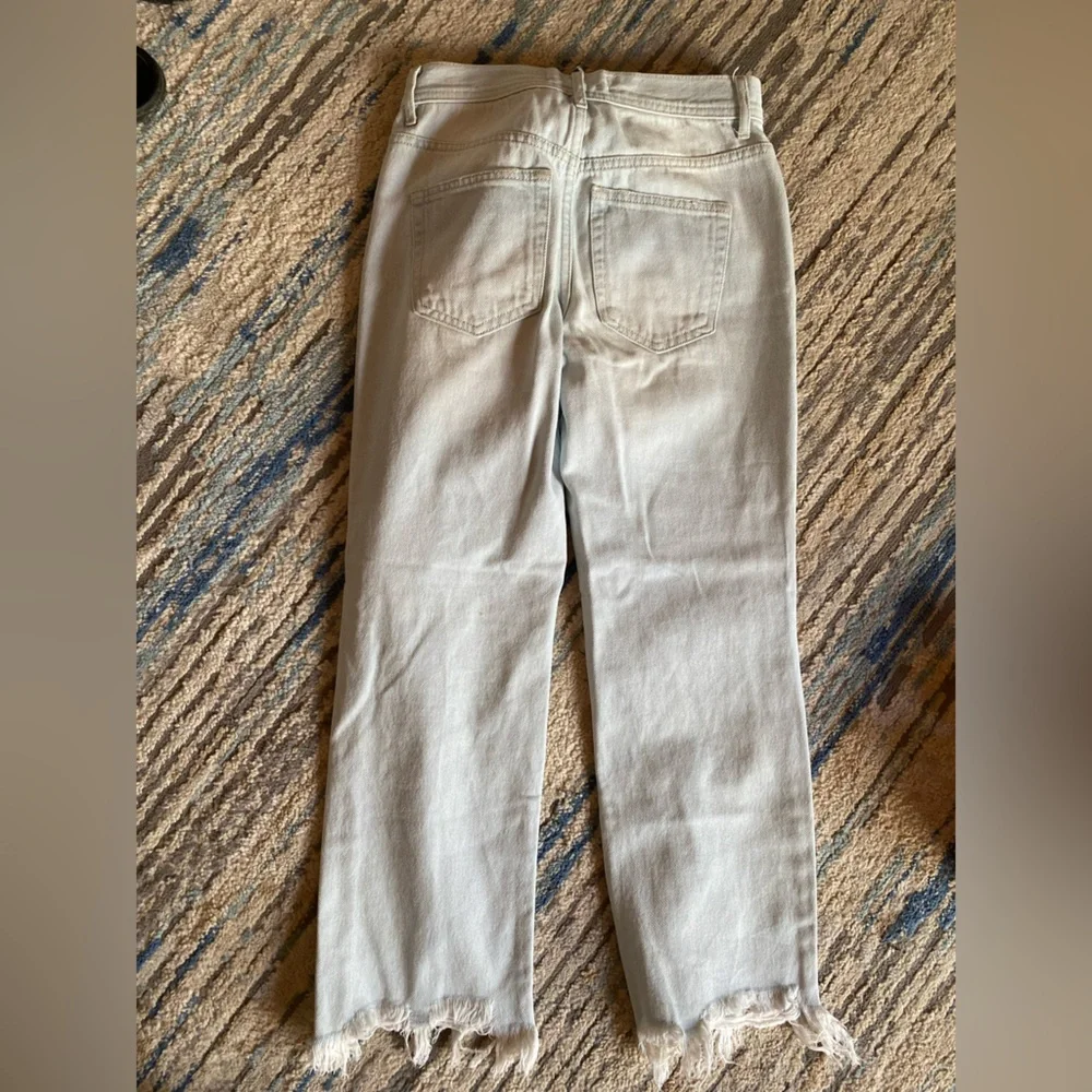 Size 25 We the Free Brand Distressed Jeans - Picture 2 of 9